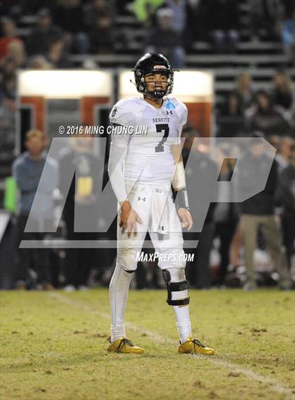 Thumbnail 2 in Servite vs. JSerra Catholic photogallery.