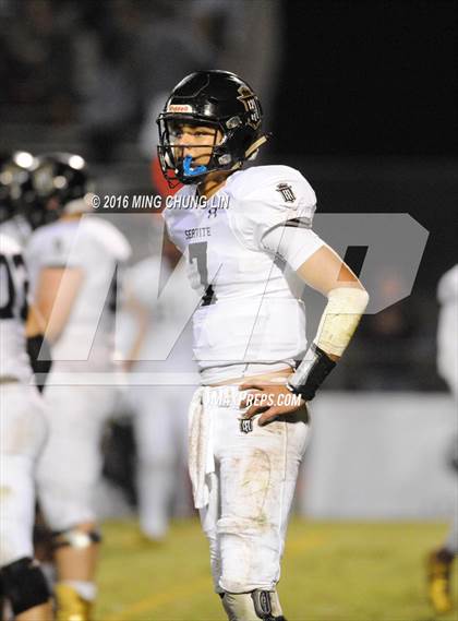 Thumbnail 3 in Servite vs. JSerra Catholic photogallery.