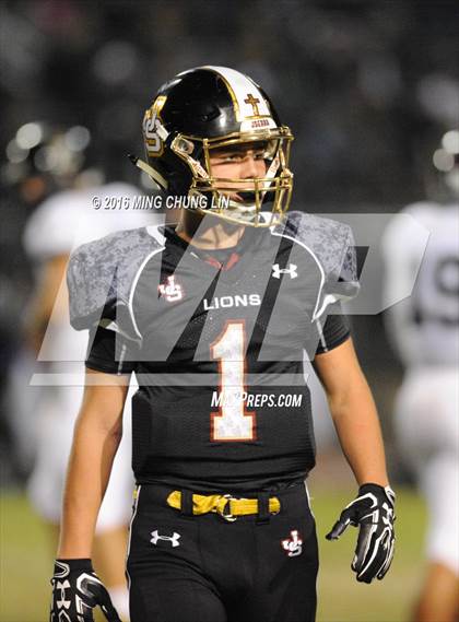 Thumbnail 3 in Servite vs. JSerra Catholic photogallery.