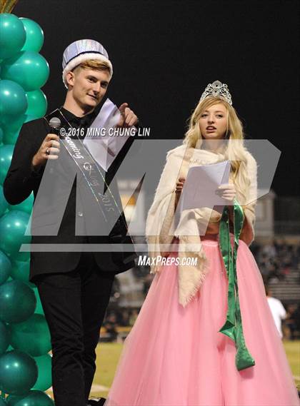 Thumbnail 2 in Servite vs. JSerra Catholic photogallery.