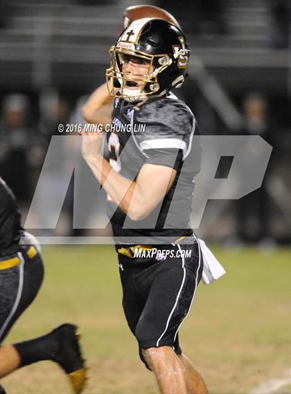 Thumbnail 1 in Servite vs. JSerra Catholic photogallery.