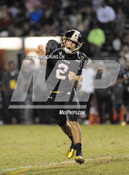 Thumbnail 3 in Servite vs. JSerra Catholic photogallery.
