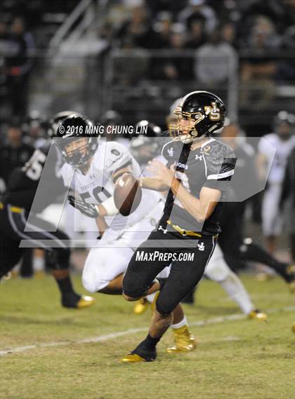 Thumbnail 3 in Servite vs. JSerra Catholic photogallery.