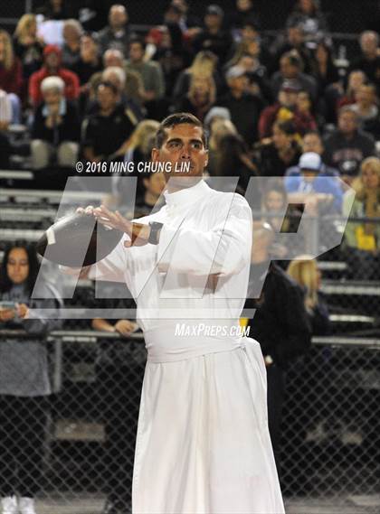 Thumbnail 1 in Servite vs. JSerra Catholic photogallery.