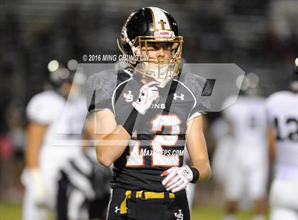 Thumbnail 2 in Servite vs. JSerra Catholic photogallery.