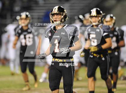 Thumbnail 2 in Servite vs. JSerra Catholic photogallery.