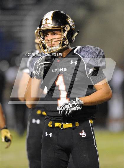 Thumbnail 2 in Servite vs. JSerra Catholic photogallery.
