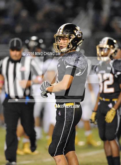 Thumbnail 1 in Servite vs. JSerra Catholic photogallery.