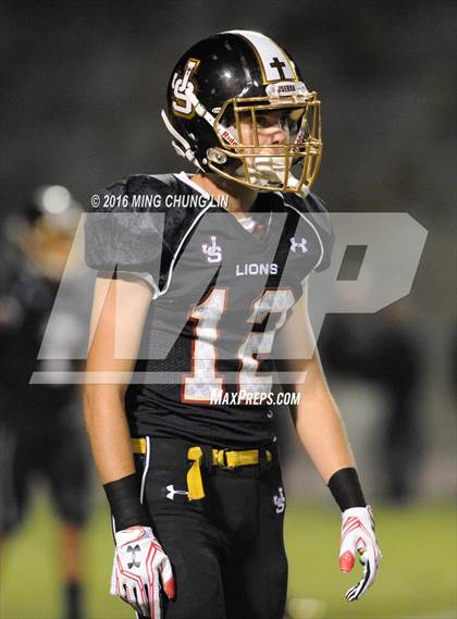 Thumbnail 2 in Servite vs. JSerra Catholic photogallery.
