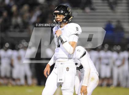 Thumbnail 1 in Servite vs. JSerra Catholic photogallery.