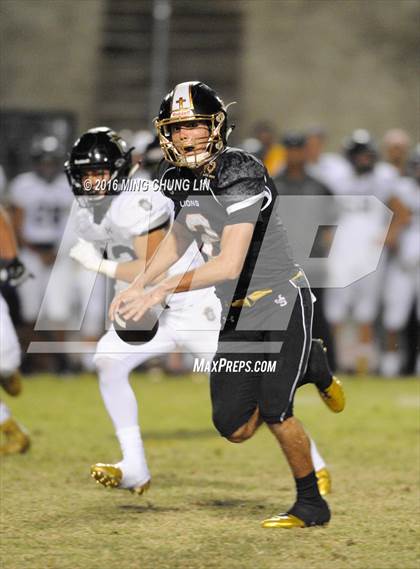 Thumbnail 2 in Servite vs. JSerra Catholic photogallery.