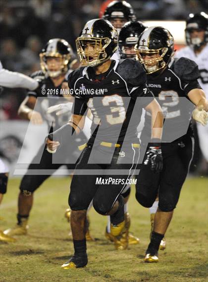 Thumbnail 3 in Servite vs. JSerra Catholic photogallery.