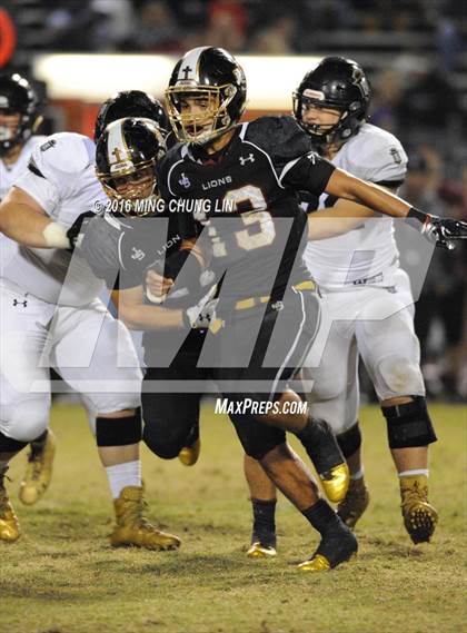 Thumbnail 2 in Servite vs. JSerra Catholic photogallery.