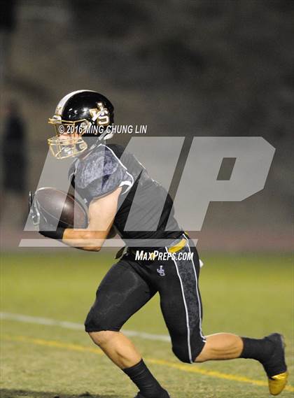 Thumbnail 2 in Servite vs. JSerra Catholic photogallery.