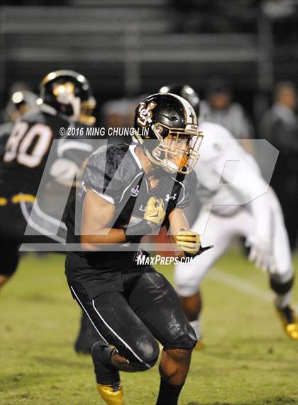 Thumbnail 2 in Servite vs. JSerra Catholic photogallery.