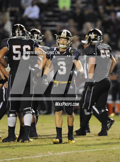 Thumbnail 3 in Servite vs. JSerra Catholic photogallery.