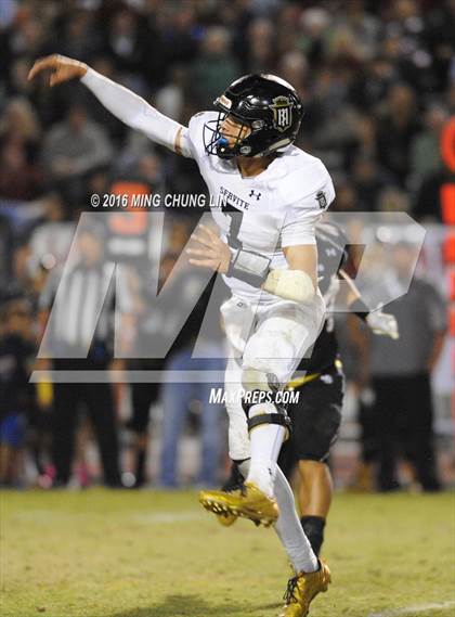 Thumbnail 1 in Servite vs. JSerra Catholic photogallery.