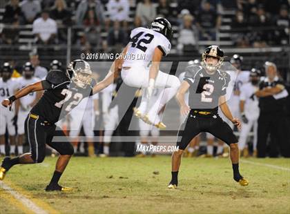 Thumbnail 3 in Servite vs. JSerra Catholic photogallery.