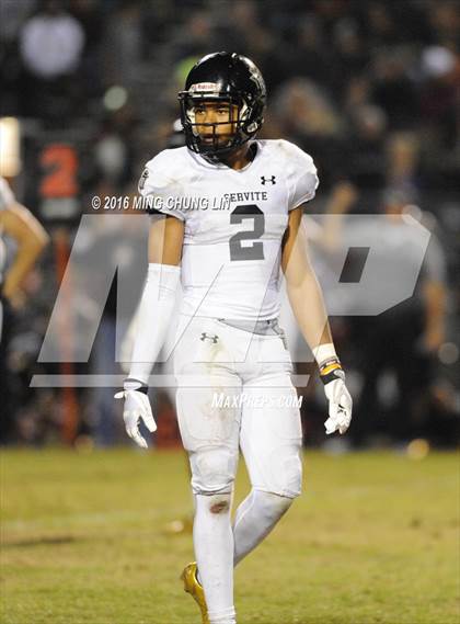 Thumbnail 1 in Servite vs. JSerra Catholic photogallery.