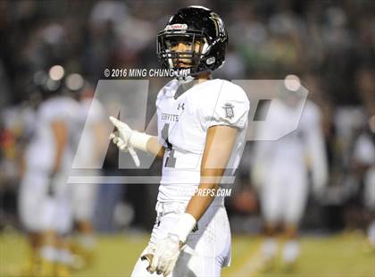 Thumbnail 3 in Servite vs. JSerra Catholic photogallery.