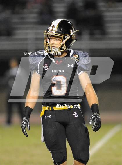 Thumbnail 3 in Servite vs. JSerra Catholic photogallery.