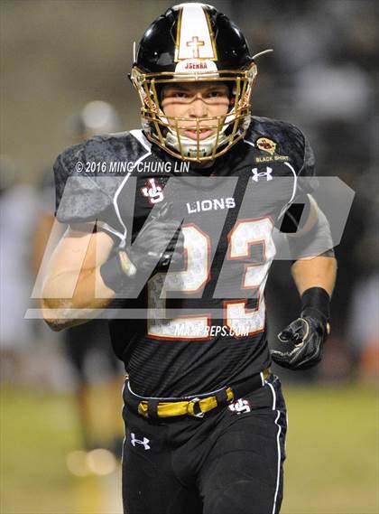 Thumbnail 3 in Servite vs. JSerra Catholic photogallery.
