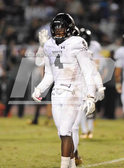 Thumbnail 3 in Servite vs. JSerra Catholic photogallery.