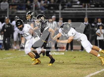 Thumbnail 2 in Servite vs. JSerra Catholic photogallery.