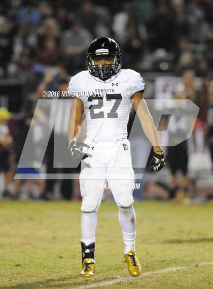 Thumbnail 2 in Servite vs. JSerra Catholic photogallery.