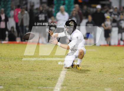 Thumbnail 1 in Servite vs. JSerra Catholic photogallery.