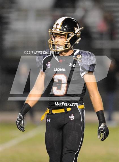Thumbnail 2 in Servite vs. JSerra Catholic photogallery.