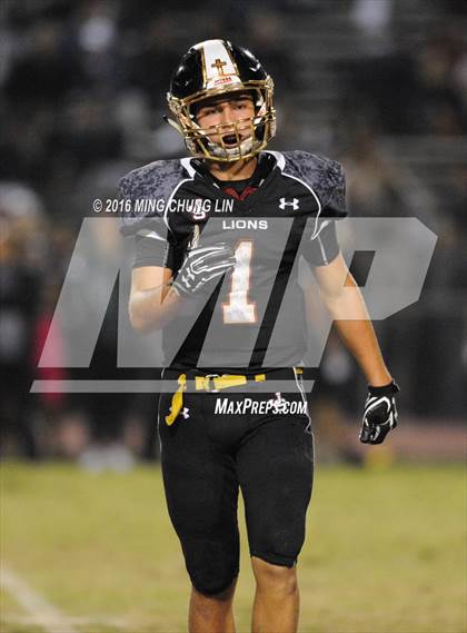 Thumbnail 3 in Servite vs. JSerra Catholic photogallery.