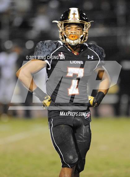 Thumbnail 3 in Servite vs. JSerra Catholic photogallery.