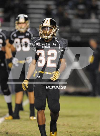 Thumbnail 1 in Servite vs. JSerra Catholic photogallery.