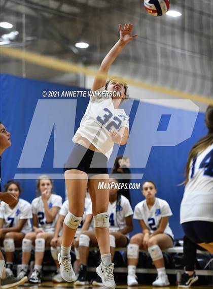 Thumbnail 2 in Dr. Phillips vs. Hoover (Nike Tournament of Champions) photogallery.