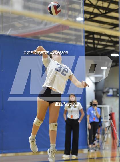 Thumbnail 1 in Dr. Phillips vs. Hoover (Nike Tournament of Champions) photogallery.