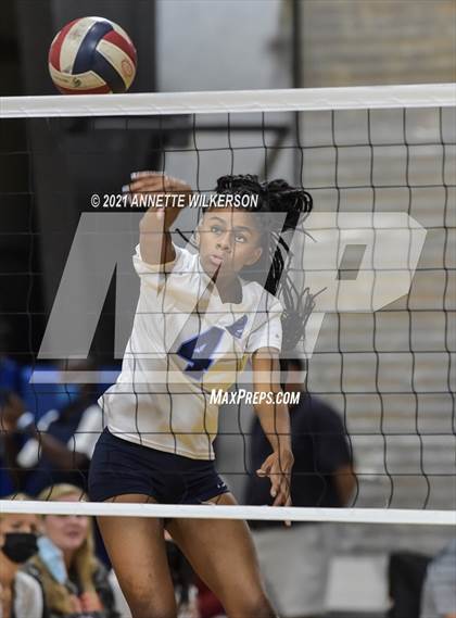 Thumbnail 3 in Dr. Phillips vs. Hoover (Nike Tournament of Champions) photogallery.