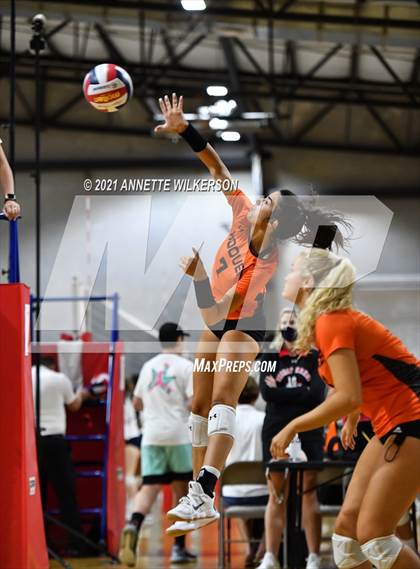 Thumbnail 1 in Dr. Phillips vs. Hoover (Nike Tournament of Champions) photogallery.