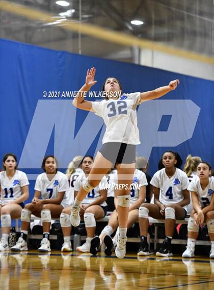 Thumbnail 3 in Dr. Phillips vs. Hoover (Nike Tournament of Champions) photogallery.