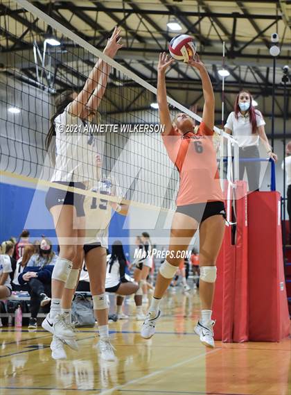 Thumbnail 3 in Dr. Phillips vs. Hoover (Nike Tournament of Champions) photogallery.