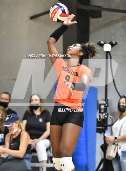 Thumbnail 2 in Dr. Phillips vs. Hoover (Nike Tournament of Champions) photogallery.
