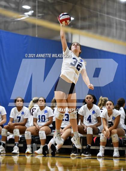 Thumbnail 1 in Dr. Phillips vs. Hoover (Nike Tournament of Champions) photogallery.