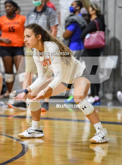 Thumbnail 3 in Dr. Phillips vs. Hoover (Nike Tournament of Champions) photogallery.