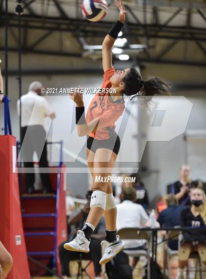 Thumbnail 1 in Dr. Phillips vs. Hoover (Nike Tournament of Champions) photogallery.