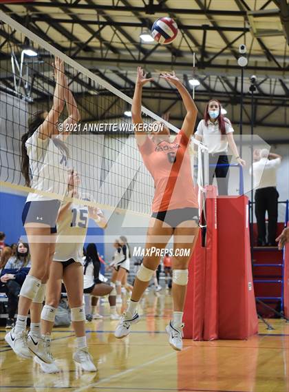 Thumbnail 2 in Dr. Phillips vs. Hoover (Nike Tournament of Champions) photogallery.