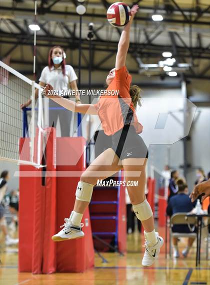 Thumbnail 2 in Dr. Phillips vs. Hoover (Nike Tournament of Champions) photogallery.
