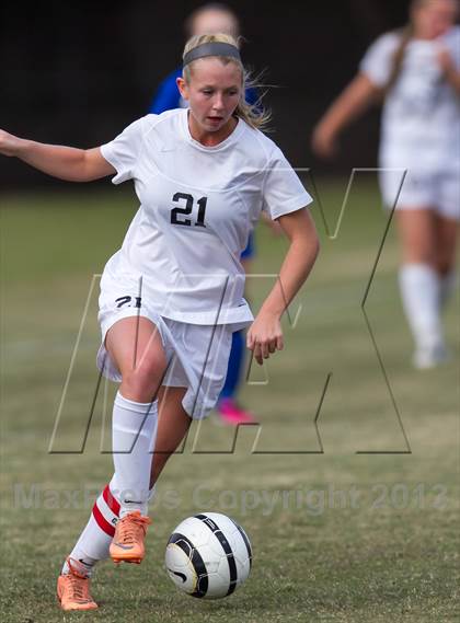 Thumbnail 3 in Bolton @ Houston (TSSAA Division 1 AAA Sectional) photogallery.