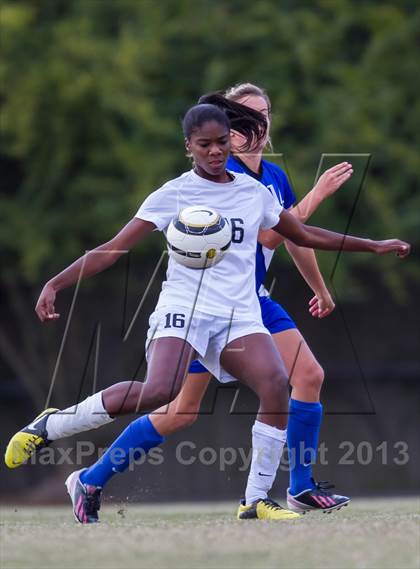 Thumbnail 2 in Bolton @ Houston (TSSAA Division 1 AAA Sectional) photogallery.