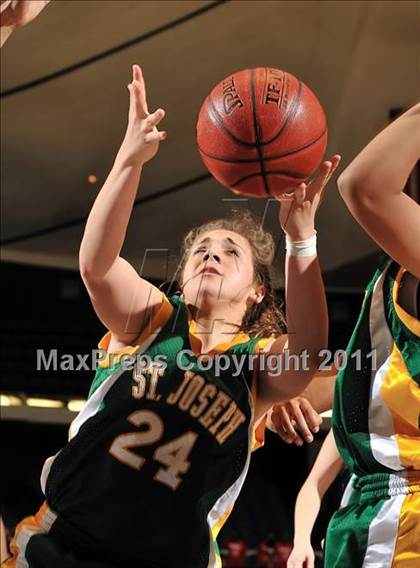 Thumbnail 2 in Serra vs. St. Joseph (CIF SS D3AA Final) photogallery.