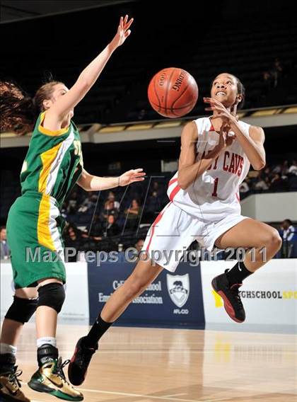 Thumbnail 2 in Serra vs. St. Joseph (CIF SS D3AA Final) photogallery.